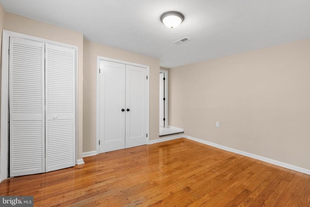 2319 Walnut Street - Photo 5