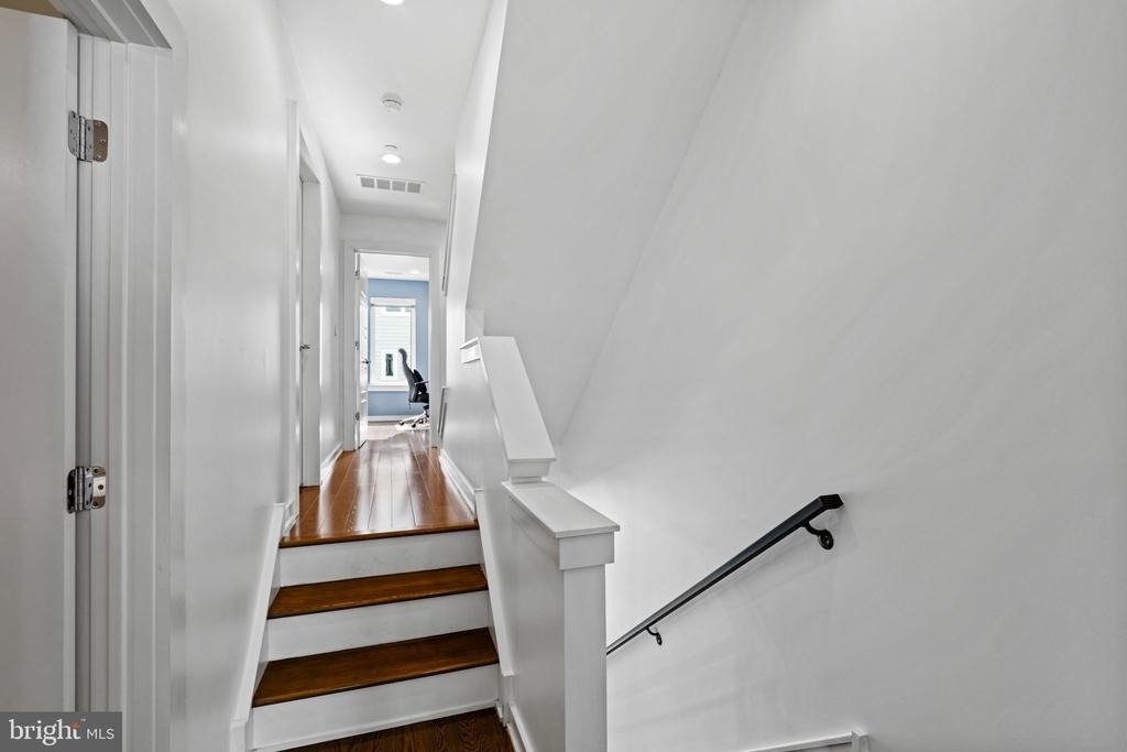 418 Wallace Street - Photo 10