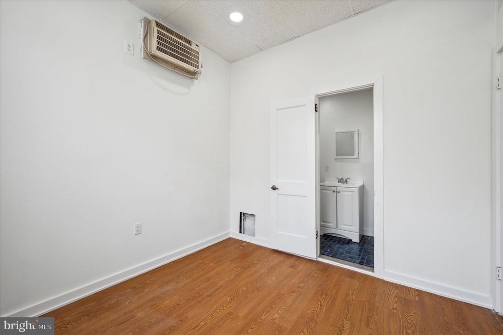 2201 S Hicks Street - Photo 11