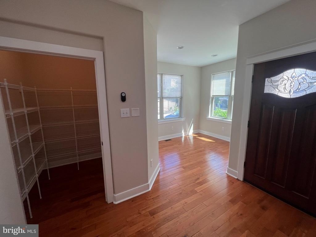244 Krams Avenue - Photo 3