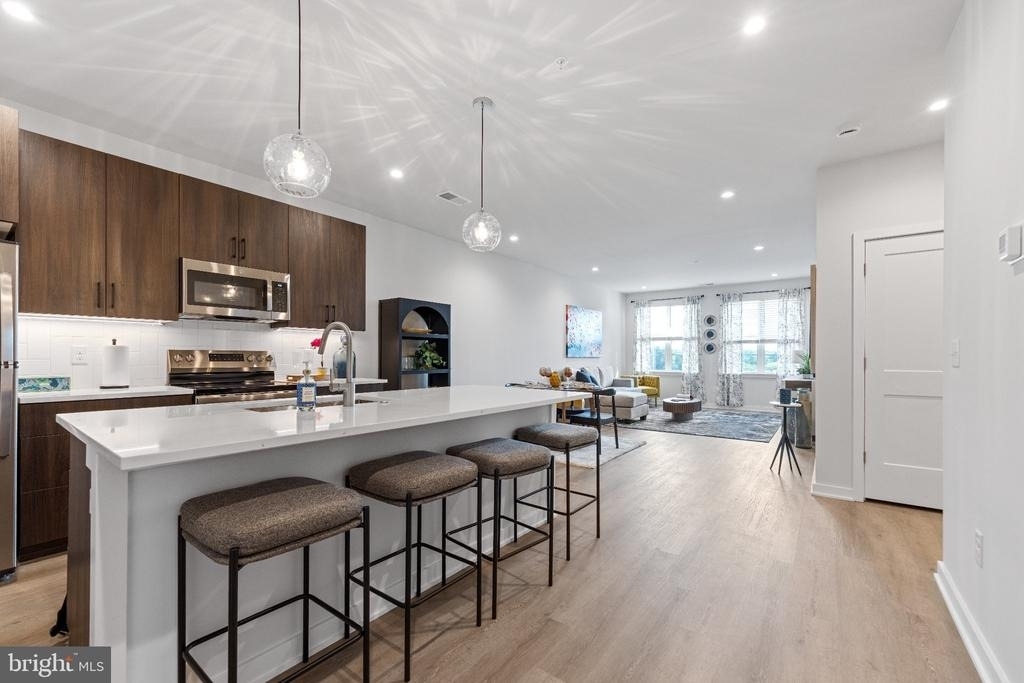 24 S York Road - Photo 0