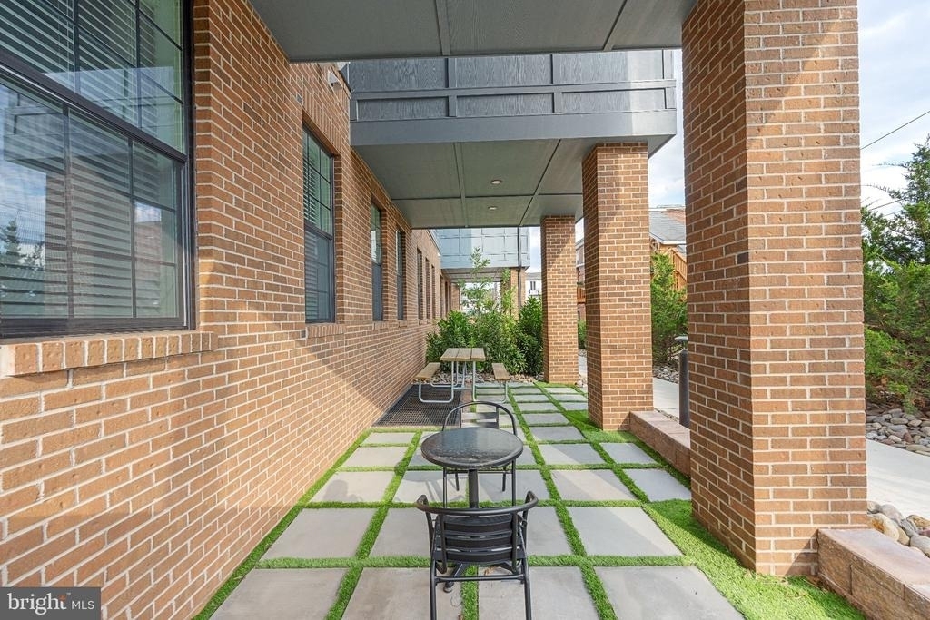 24 S York Road - Photo 24