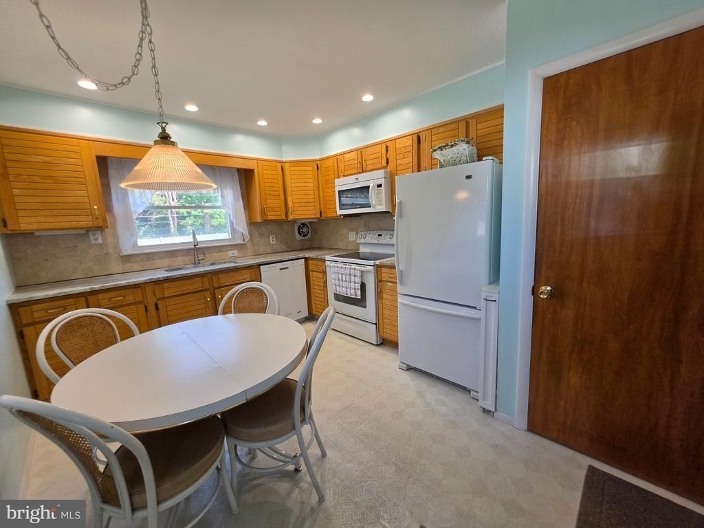 224 Cedar Avenue - Photo 8