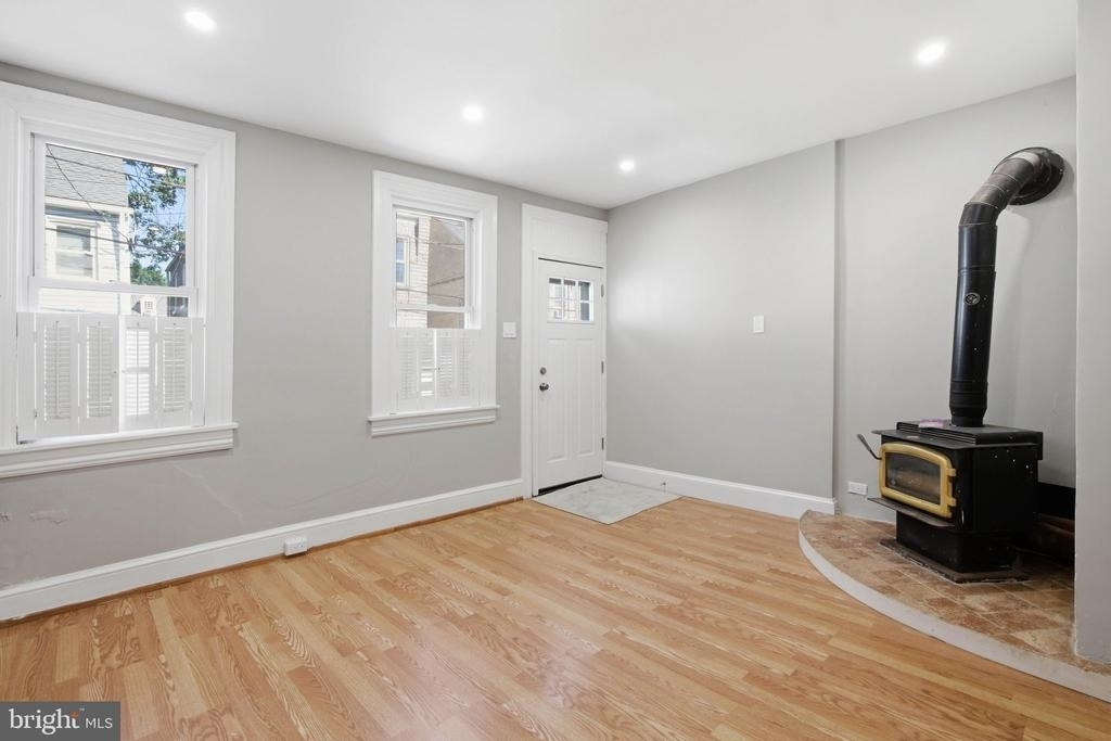 624 Poplar Street - Photo 2