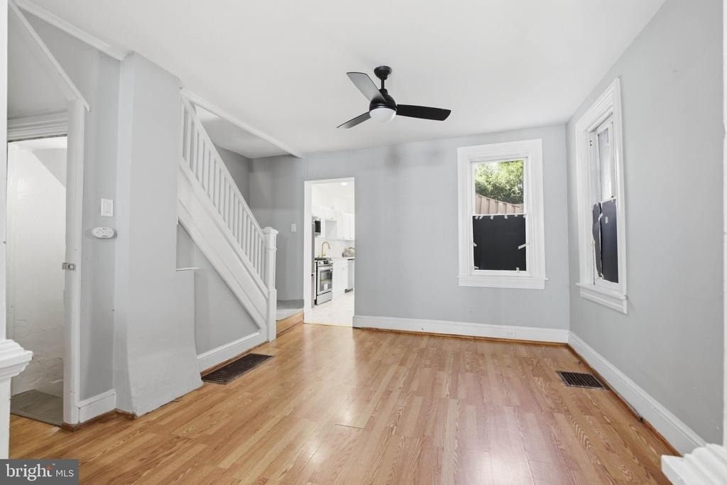 624 Poplar Street - Photo 3