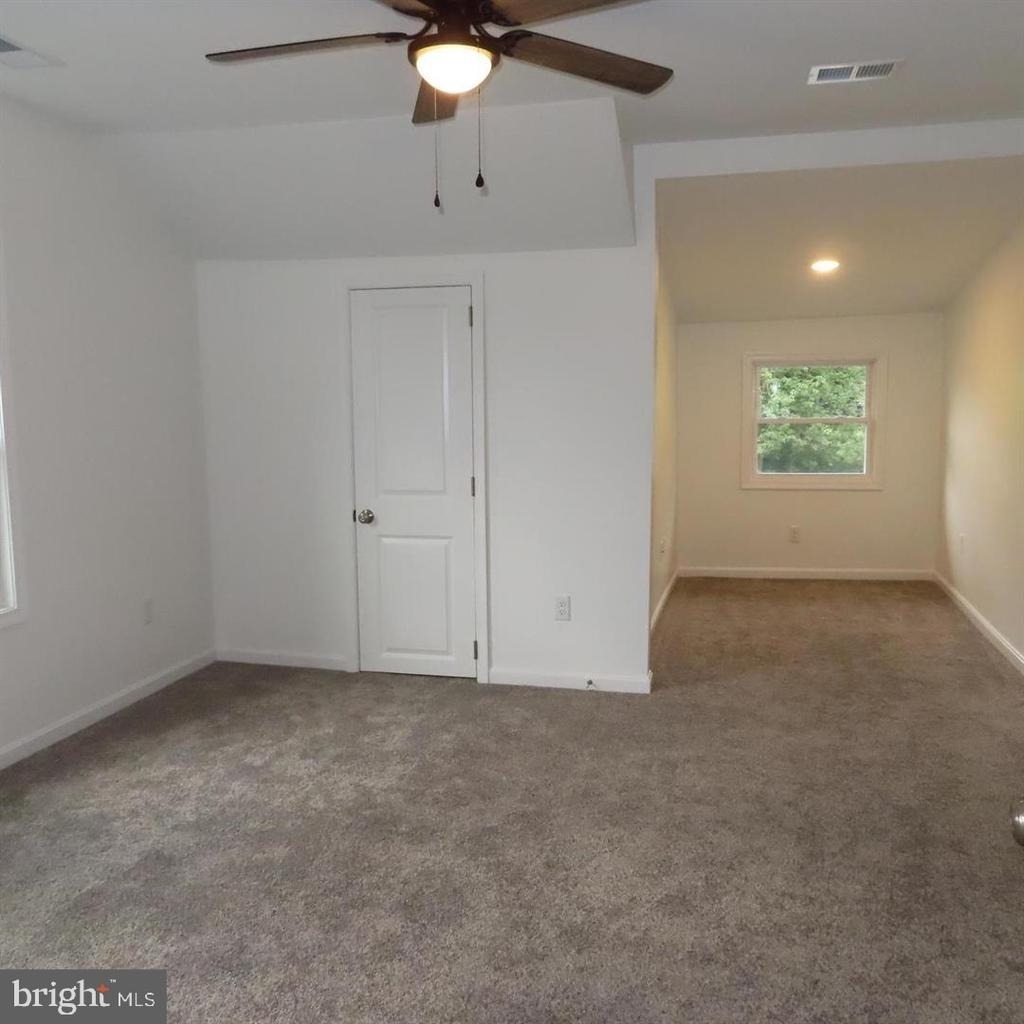 230 Rowe Avenue - Photo 16
