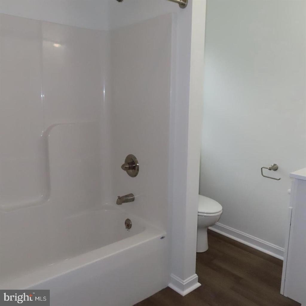 230 Rowe Avenue - Photo 14