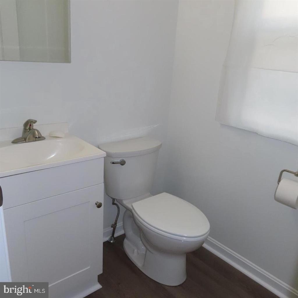 230 Rowe Avenue - Photo 4