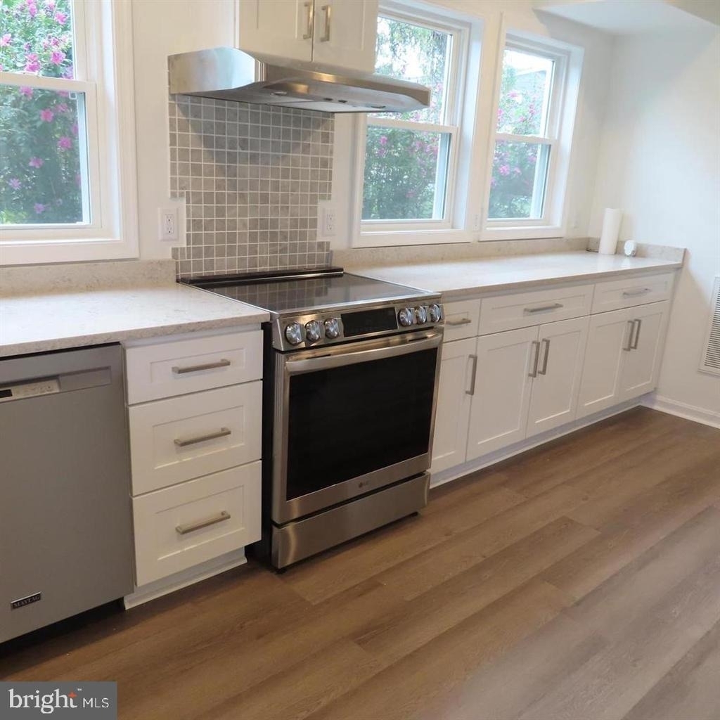 230 Rowe Avenue - Photo 6