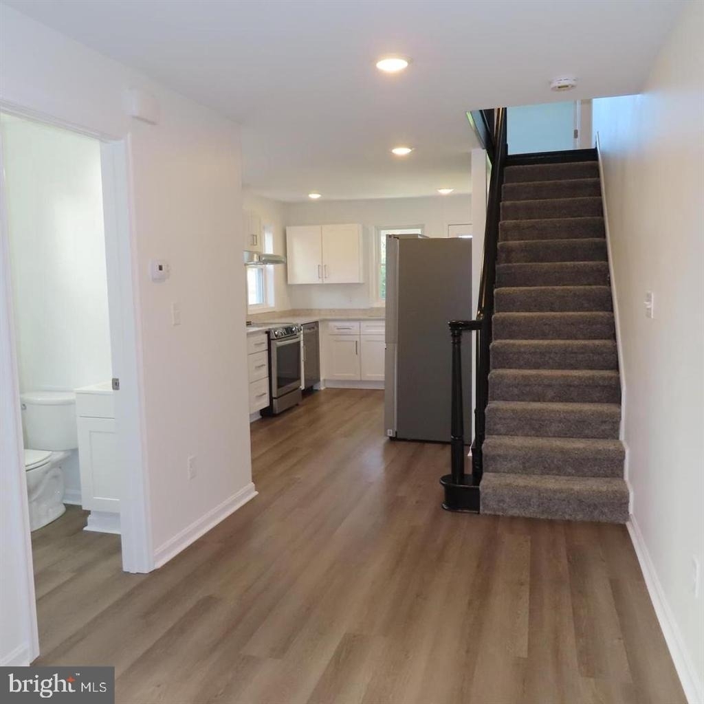228 Rowe Avenue - Photo 3