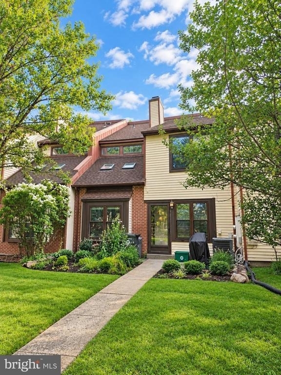 15 Heather Court - Photo 0