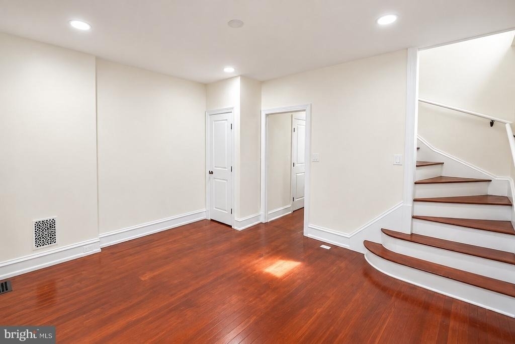 108 E Washington Avenue - Photo 4