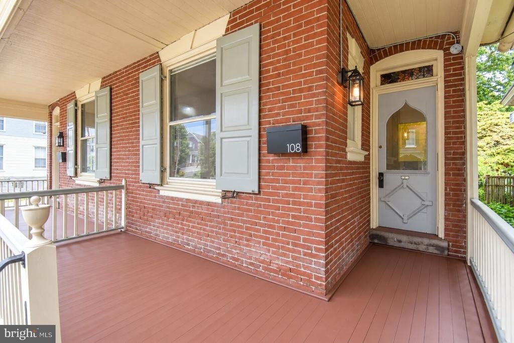 108 E Washington Avenue - Photo 1