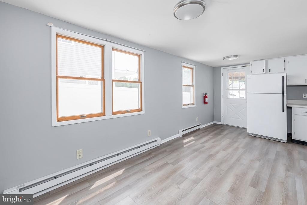 114 E Millbrooke - Photo 5