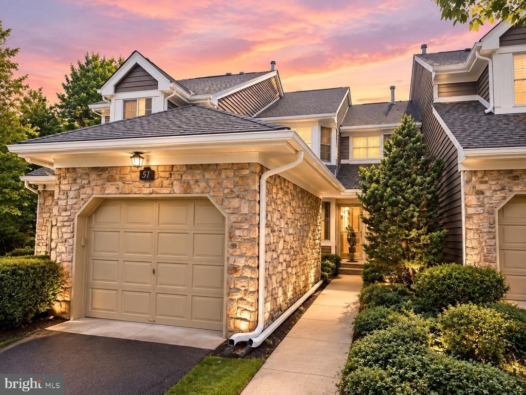 51 Briarwood Court - Photo 0