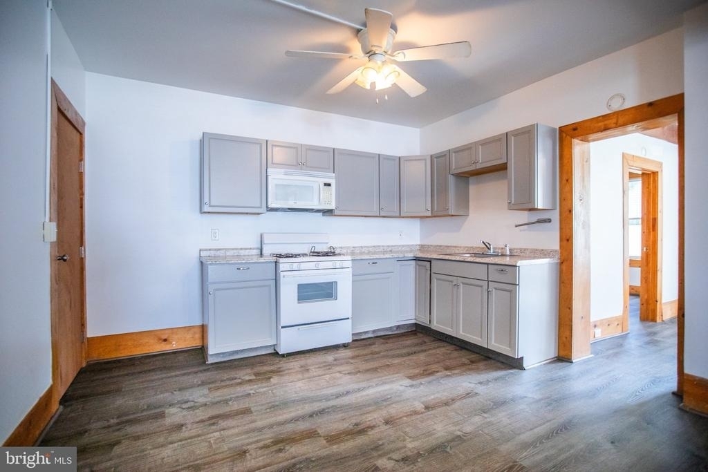 140 Franklin Street - Photo 11