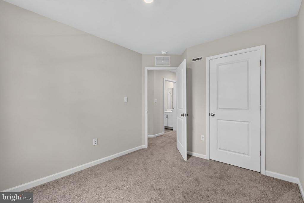 139 Essex Drive - Photo 31