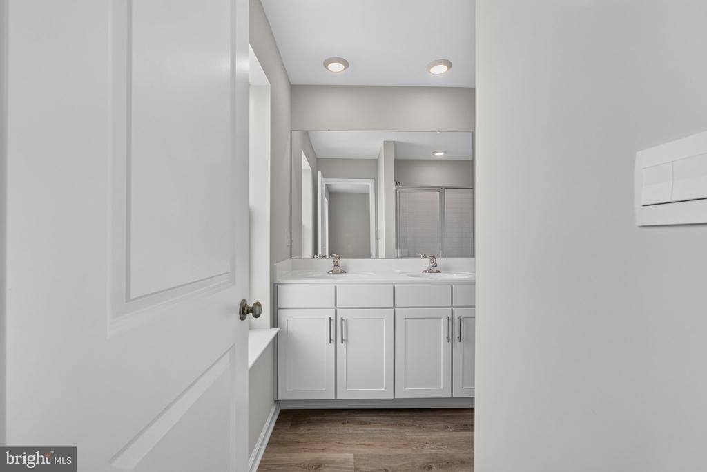 139 Essex Drive - Photo 25