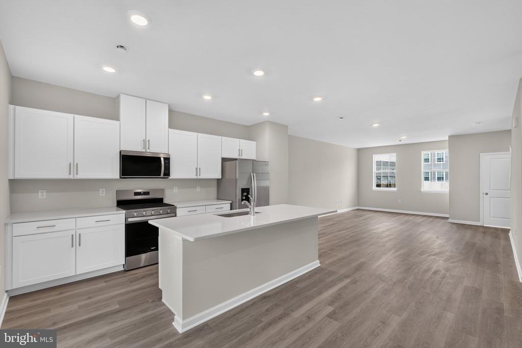 139 Essex Drive - Photo 6