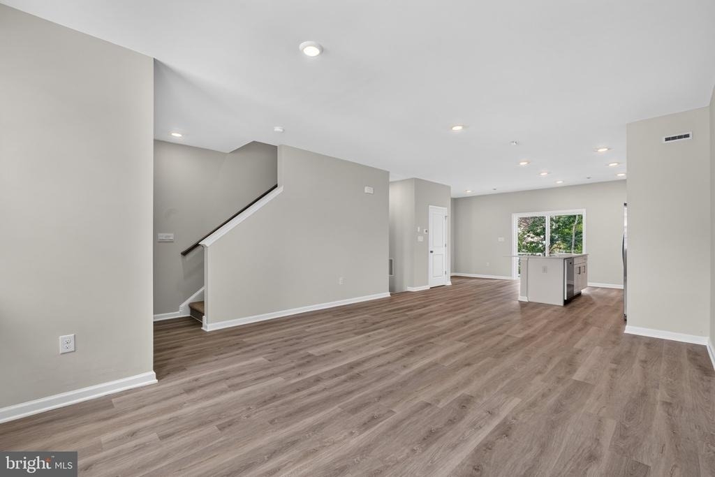 139 Essex Drive - Photo 17
