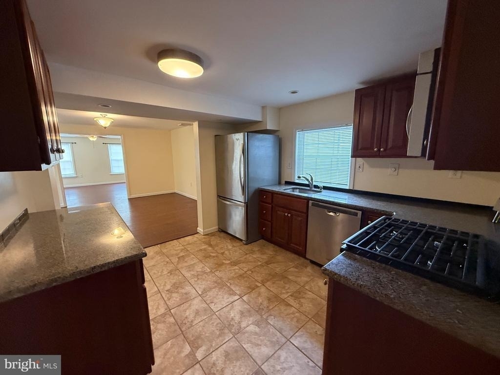 30 E Union Street - Photo 2