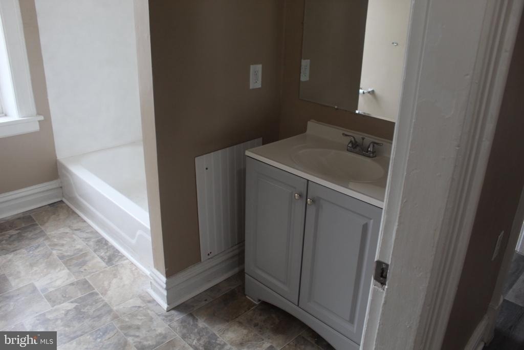 60 E Washington Street - Photo 16