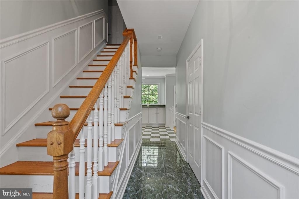 28920 Livingston Drive - Photo 3