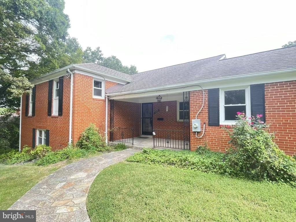 7325 Radcliffe Drive - Photo 0