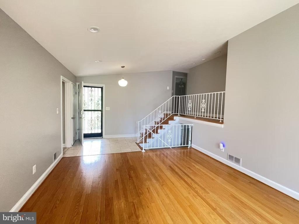 7325 Radcliffe Drive - Photo 12