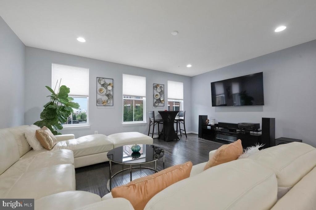 518 Harborview Drive - Photo 5
