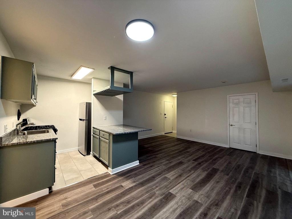 3419 W University Boulevard W - Photo 2