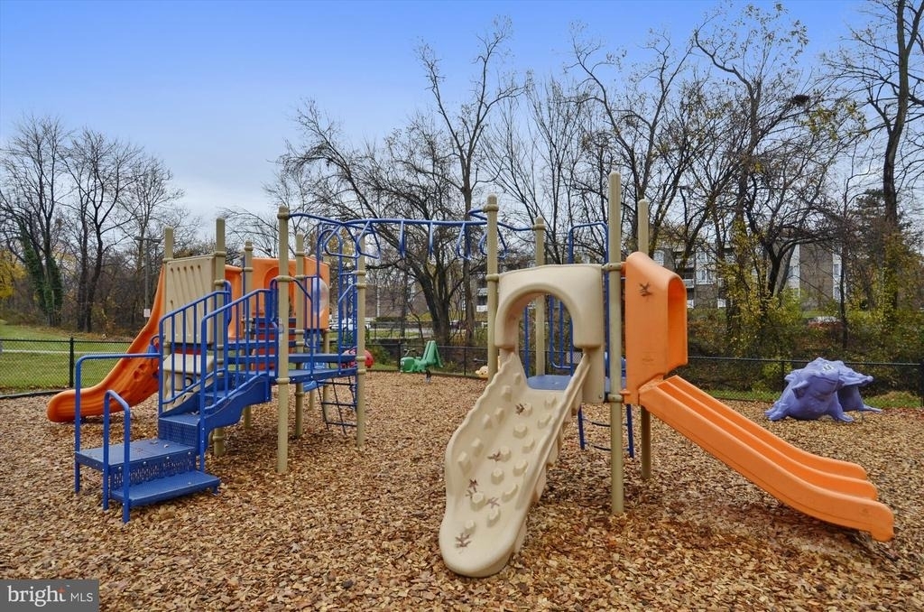 820 Quince Orchard Boulevard - Photo 21