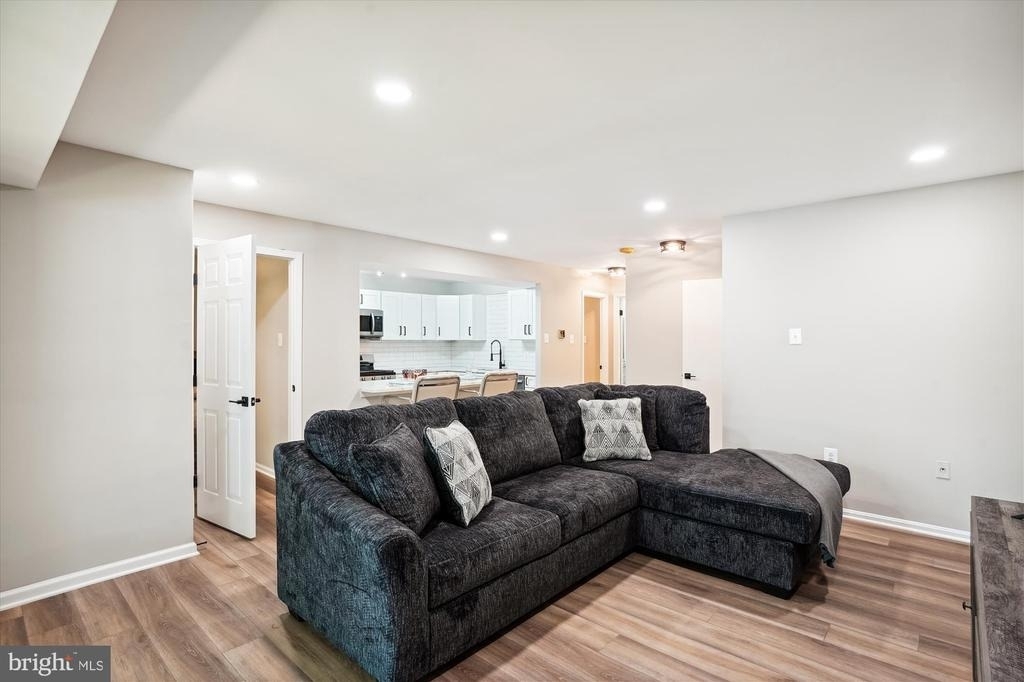 820 Quince Orchard Boulevard - Photo 6