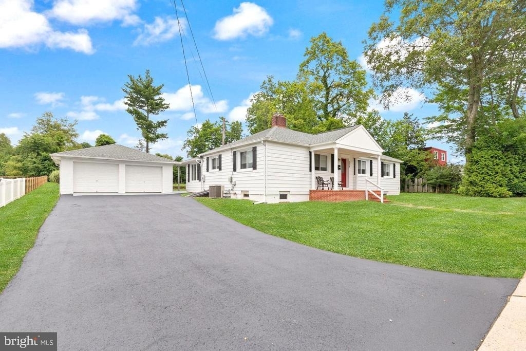 336 Catherine Street - Photo 1