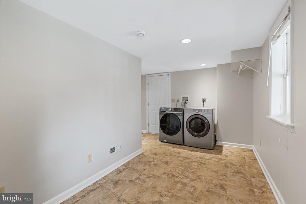 708 E Main Street - Photo 23