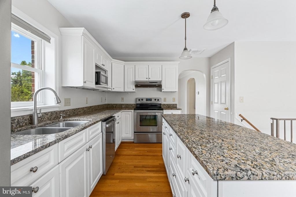 708 E Main Street - Photo 9
