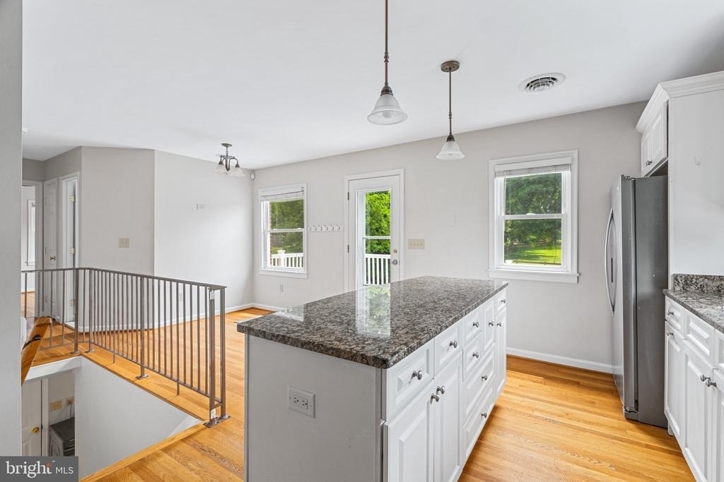 708 E Main Street - Photo 11