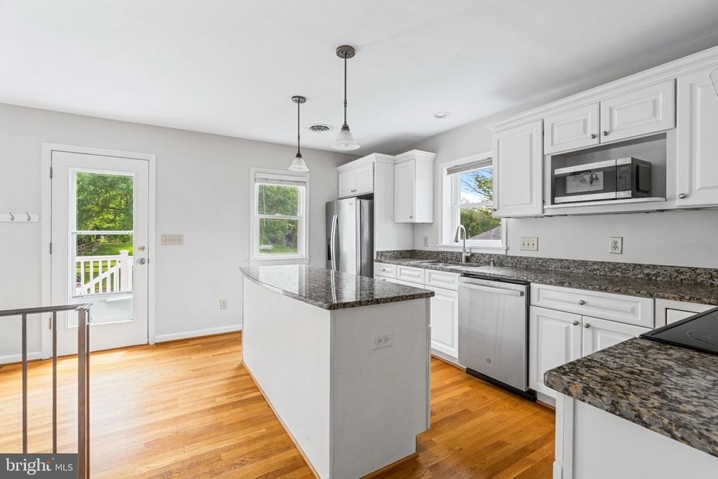708 E Main Street - Photo 7