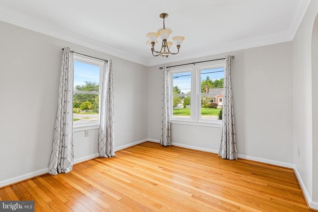 708 E Main Street - Photo 6