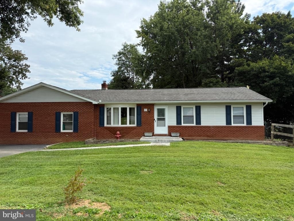 1707 Fairmount Road - Photo 0