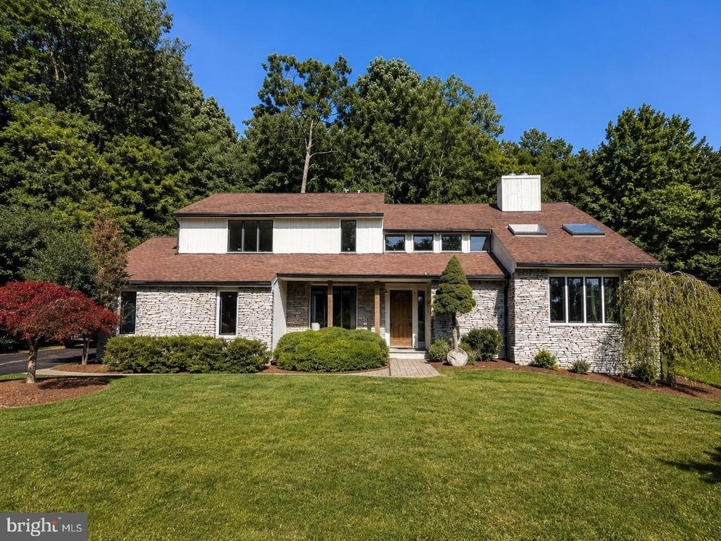 2318 Shaded Brook Drive - Photo 2