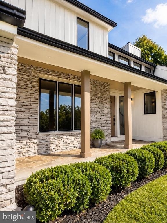 2318 Shaded Brook Drive - Photo 3
