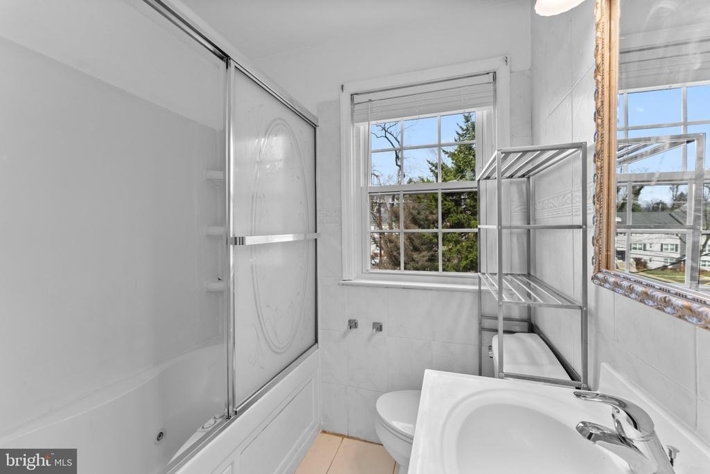 633 Walker Avenue - Photo 13
