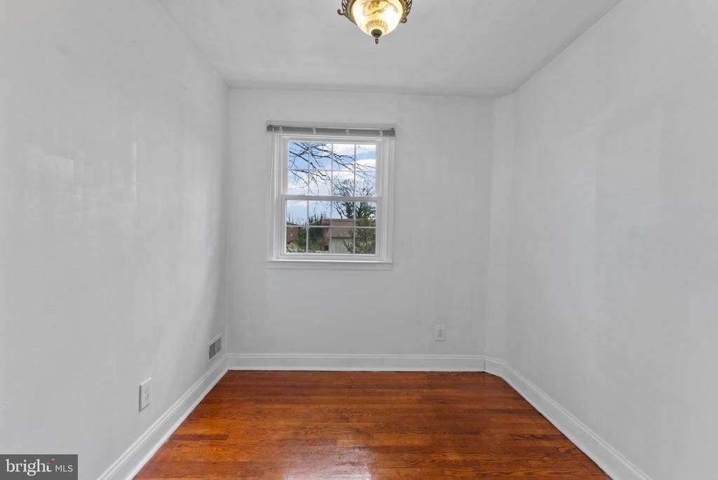 633 Walker Avenue - Photo 16