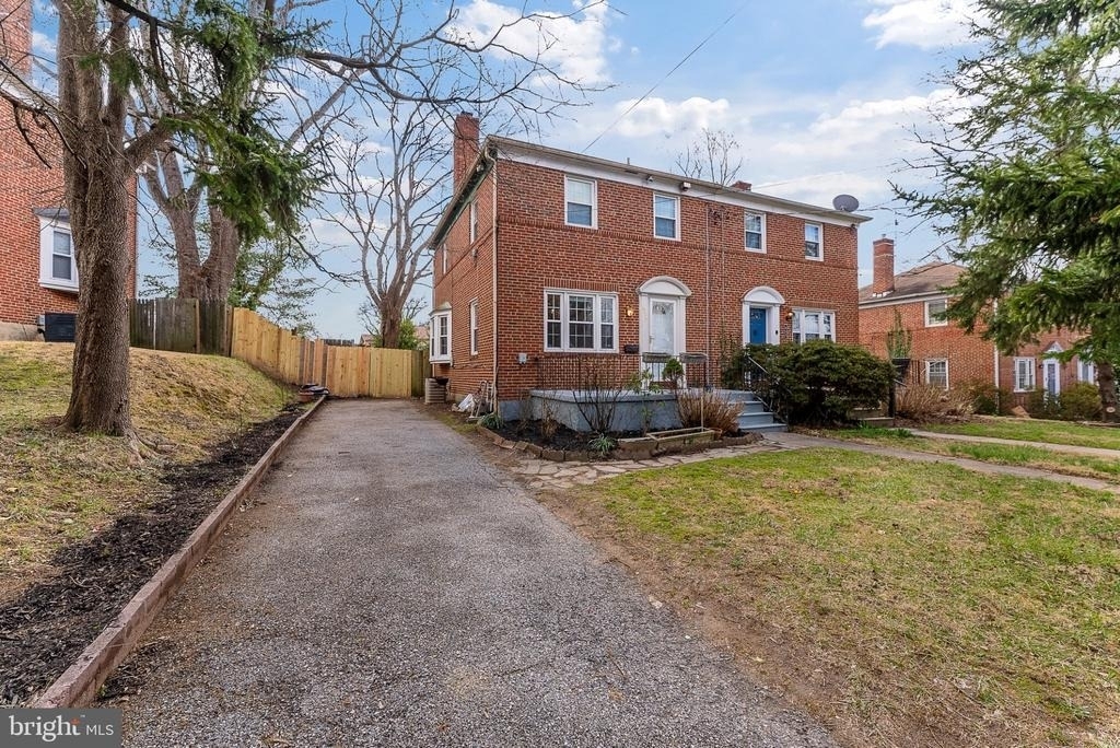 633 Walker Avenue - Photo 0