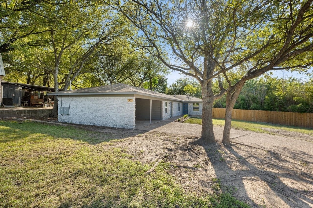 2303 Metcalfe Rd - Photo 2
