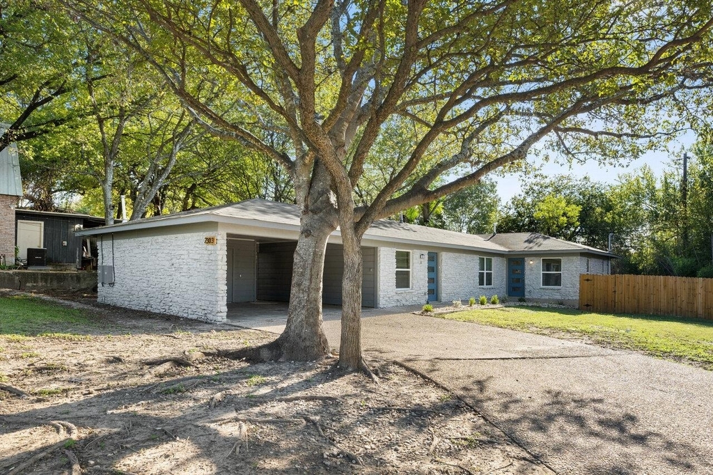 2303 Metcalfe Rd - Photo 1