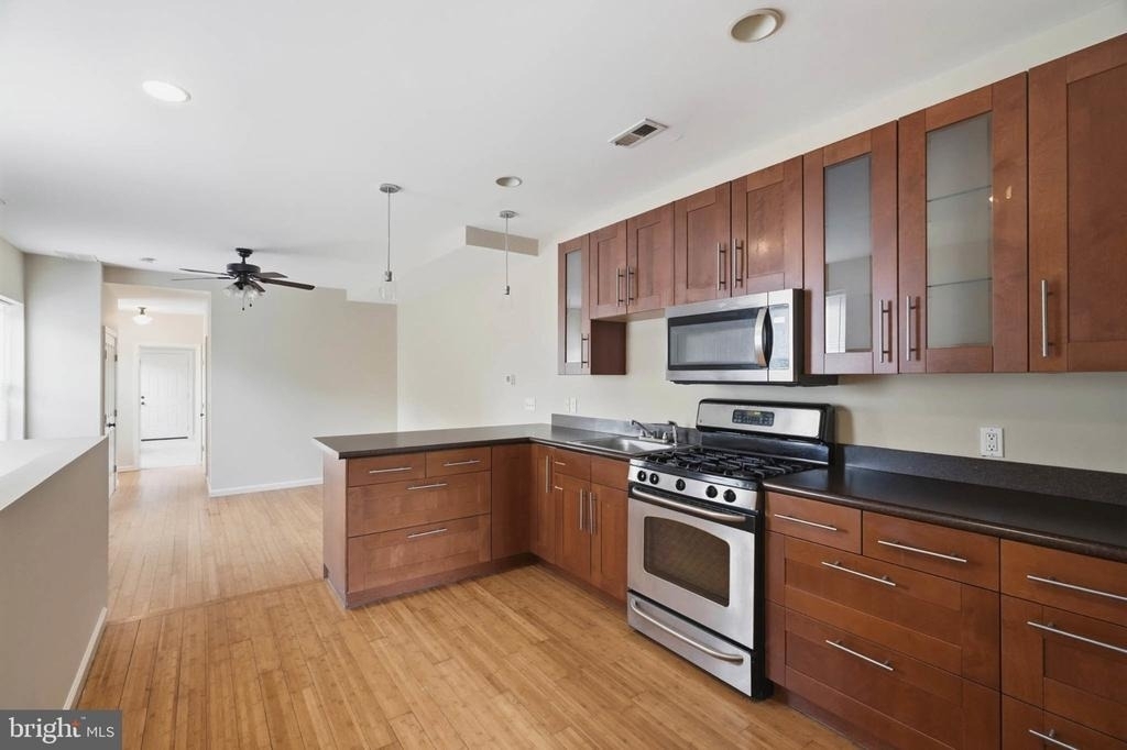 1301 Washington Boulevard - Photo 2