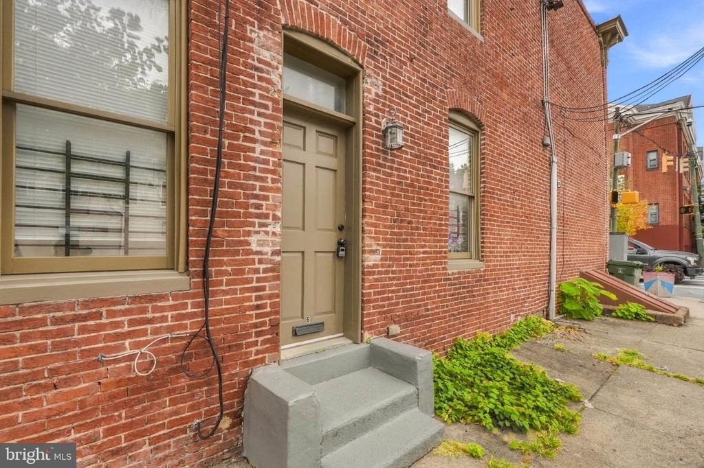 1301 Washington Boulevard - Photo 1