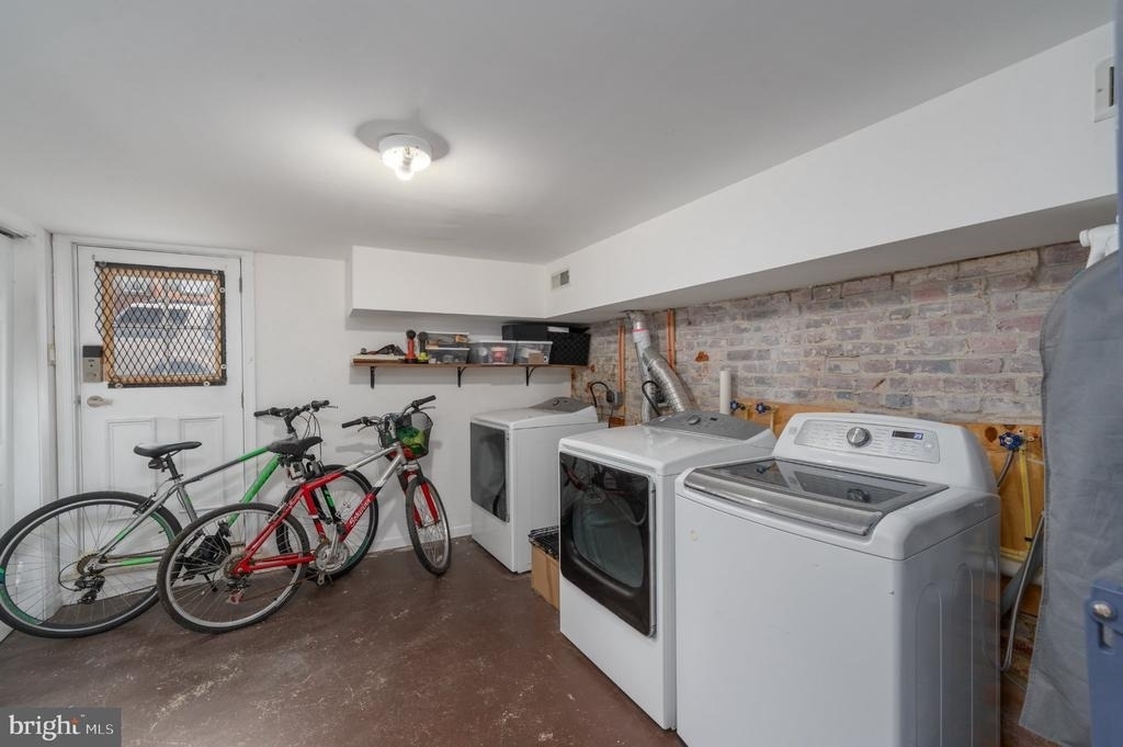 1005 Light Street - Photo 28